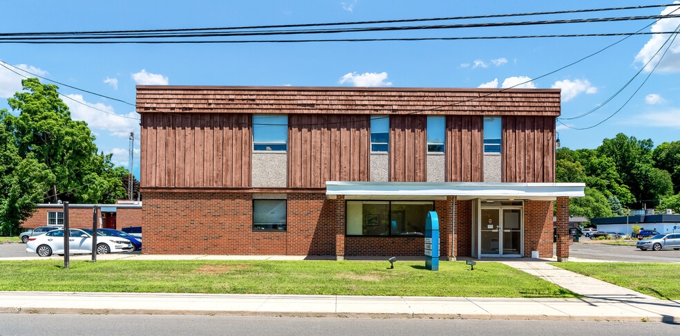 30 Mill St, Unionville, CT à louer - Photo du bâtiment - Image 1 de 12