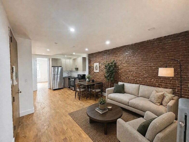 71-06 Fresh Pond Rd, Ridgewood, NY à vendre - Photo du bâtiment - Image 2 de 5