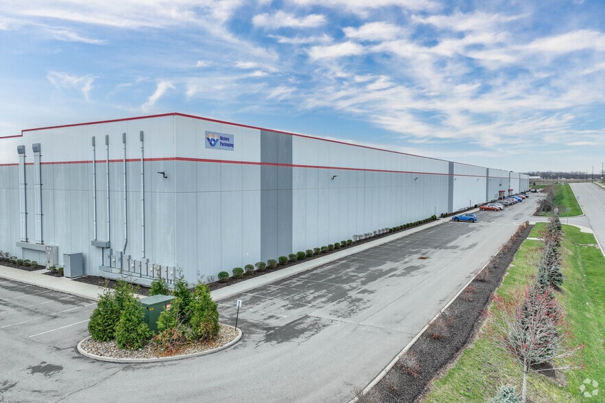 108 Tomlinson Dr, Zelienople, PA for lease - Building Photo - Image 2 of 6
