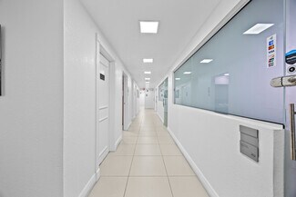 Plus de détails pour 1940 Harrison St, Hollywood, FL - Bureau à louer