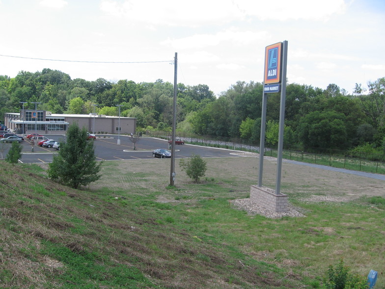 17th & McMahon Rd, Altoona, PA for lease - Building Photo - Image 1 of 1