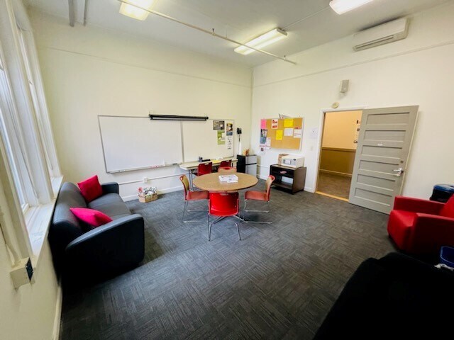 10 Merchants Row, Middlebury, VT à vendre - Photo intérieure - Image 2 de 10