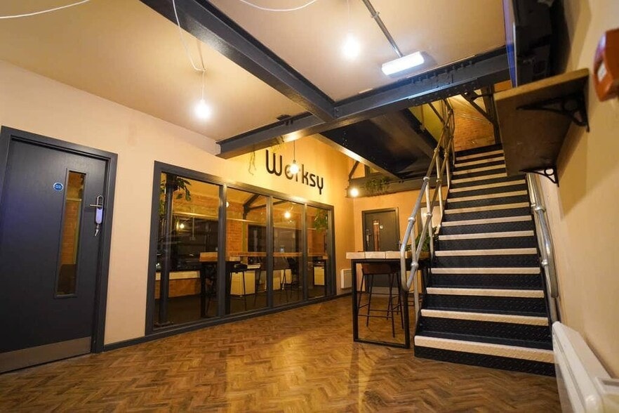 30 West St, Southport for lease - Building Photo - Image 2 of 33