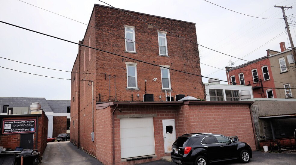 19 S Saint Clair St, Painesville, OH à vendre - Photo du bâtiment - Image 2 de 6