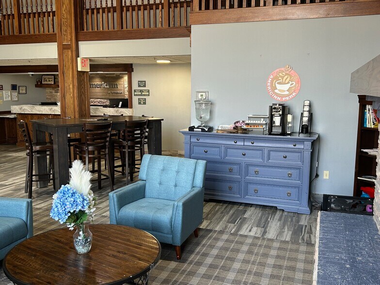 222 W 2nd St, Ottumwa, IA à vendre - Photo du bâtiment - Image 2 de 23