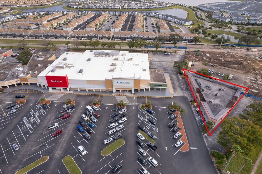 2905 Vineland Rd, Kissimmee, FL à vendre - Photo du bâtiment - Image 3 de 9