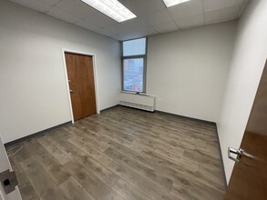 22 W Pennsylvania Ave, Towson, MD for lease Interior Photo- Image 2 of 4