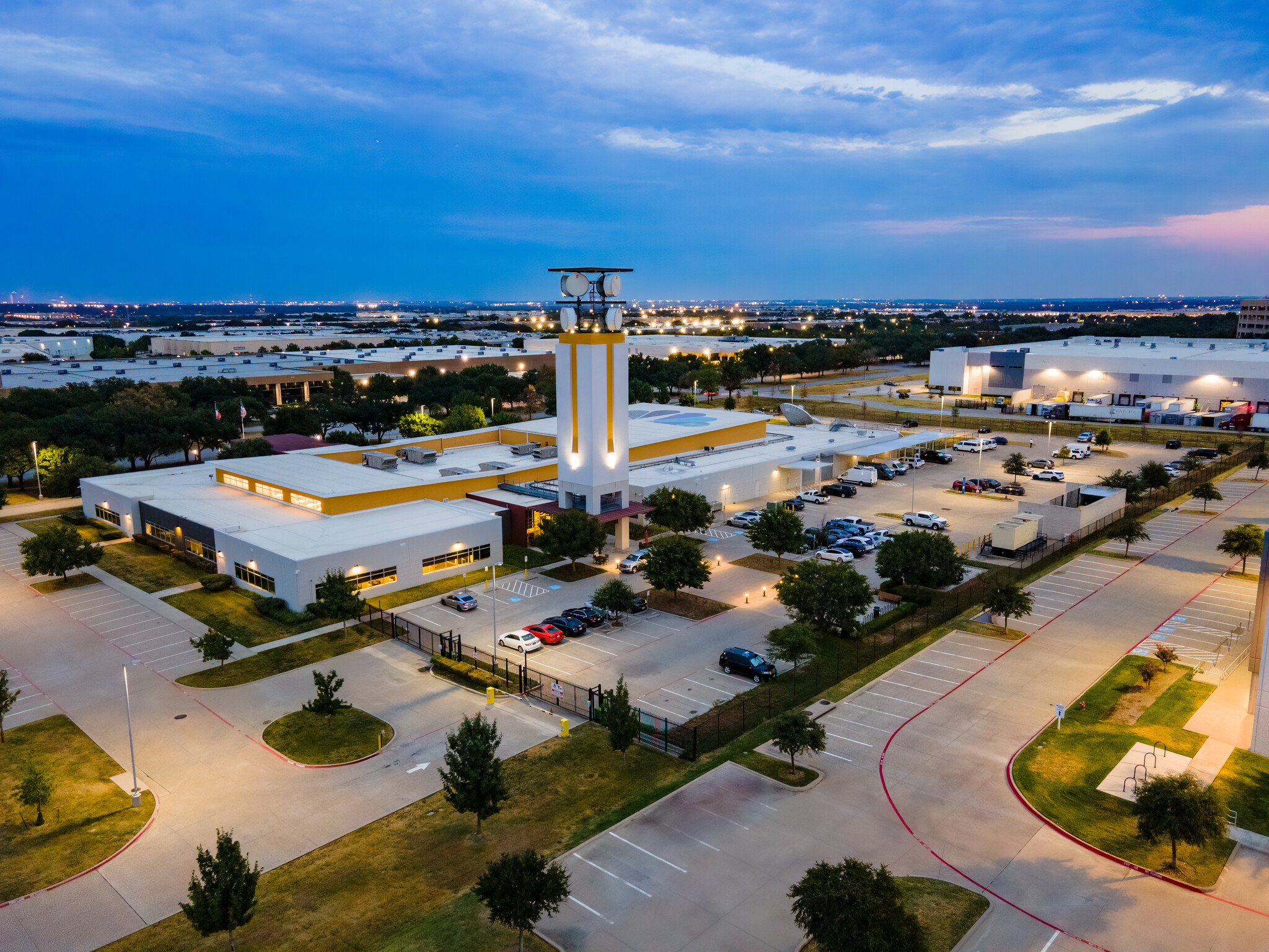 4805 Amon Carter Blvd, Fort Worth, TX à vendre Photo du bâtiment- Image 1 de 1