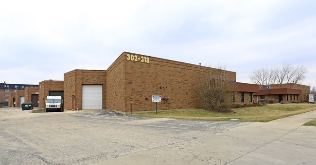 Plus de détails pour 302-318 Roma Jean Pky, Streamwood, IL - Industriel à louer