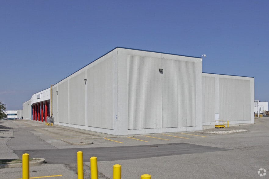 350 Admiral Blvd, Mississauga, ON for lease - Primary Photo - Image 1 of 3