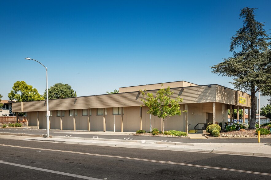 6705 Fair Oaks Blvd, Carmichael, CA à louer - Photo du bâtiment - Image 3 de 8