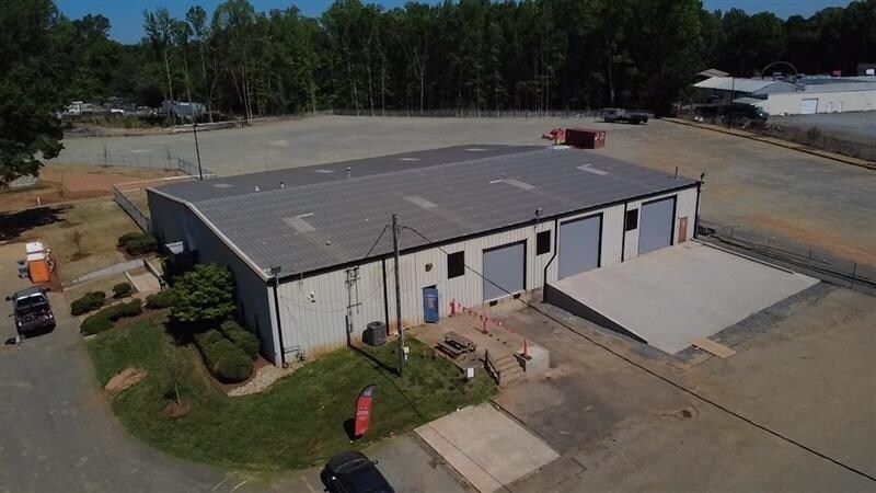 5923 Orr Rd, Charlotte, NC à louer - Photo du bâtiment - Image 2 de 5