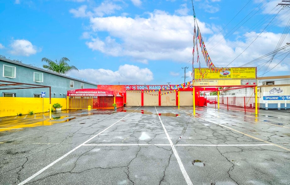 7201 Santa Fe Ave, Huntington Park, CA for sale - Building Photo - Image 2 of 6