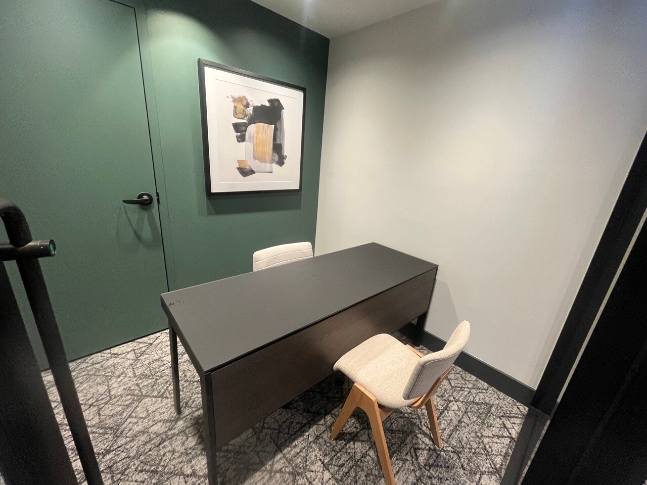 1033 W Broad St, Falls Church, VA for lease Interior Photo- Image 1 of 2
