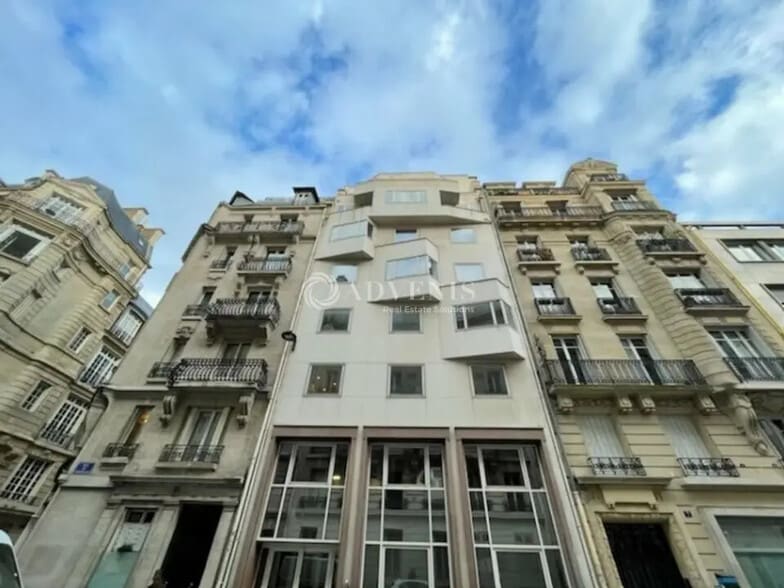 Office in Paris for lease - Building Photo - Image 1 of 7