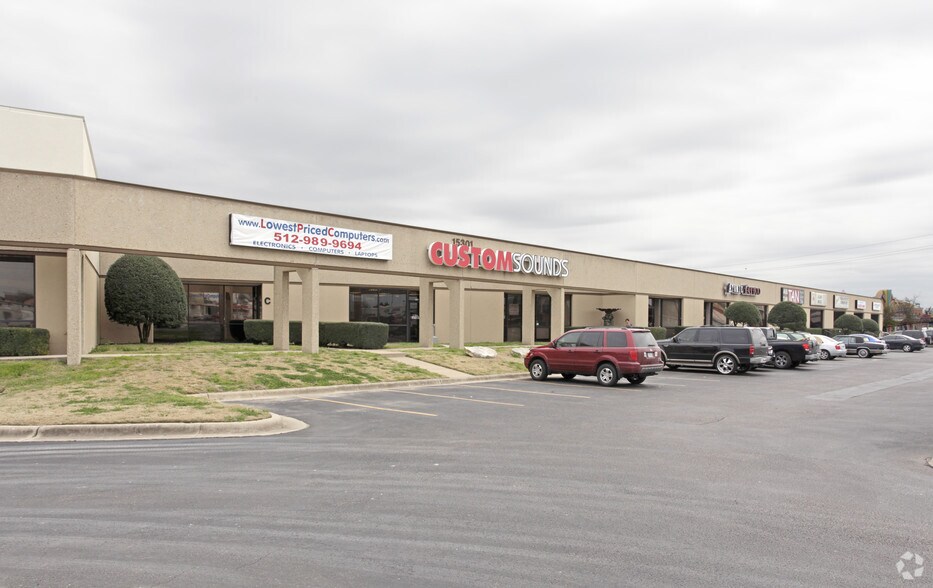15301 N IH-35, Pflugerville, TX for lease - Primary Photo - Image 1 of 14