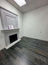 5411 N Mesa St, El Paso, TX for lease Interior Photo- Image 2 of 10