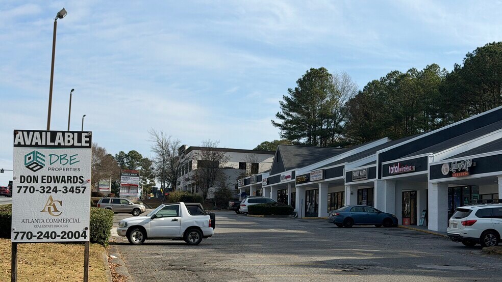 803 SW Powder Springs St, Marietta, GA à louer - Photo du bâtiment - Image 3 de 6