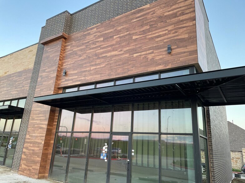 2826 State 121 Hwy, Lewisville, TX à louer - Photo du bâtiment - Image 3 de 11
