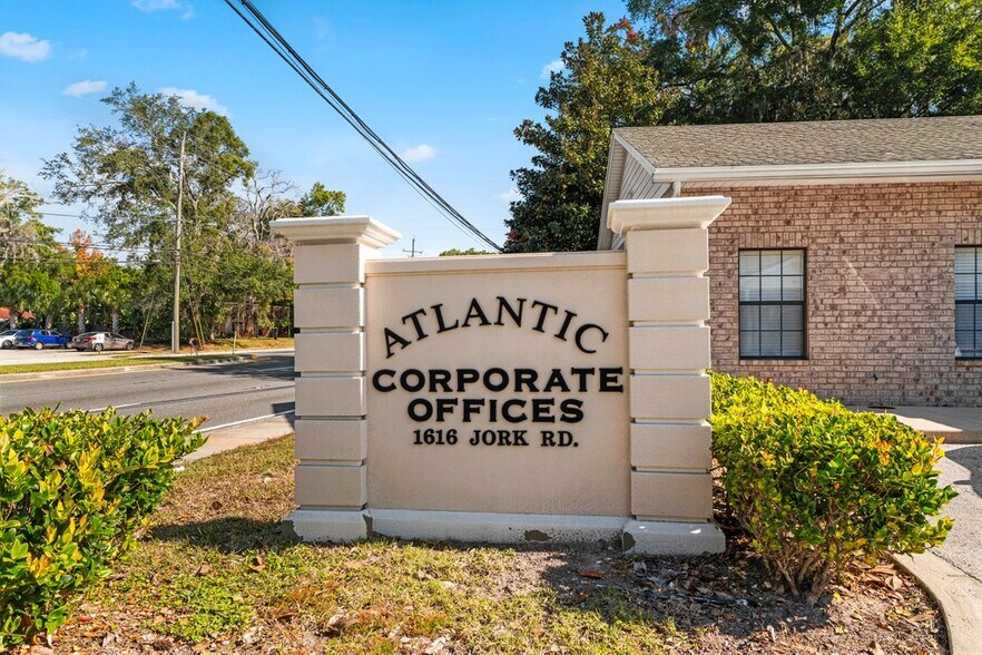 1616 Jork Rd, Jacksonville, FL à louer - Photo du bâtiment - Image 2 de 37