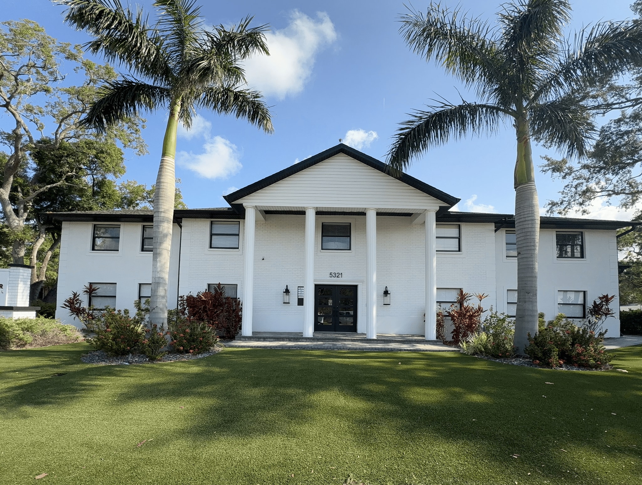 5321 Memorial Hwy, Tampa, FL à louer Photo du bâtiment- Image 1 de 22