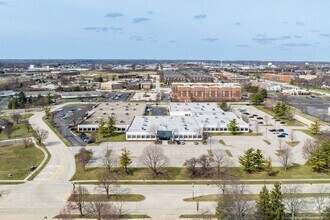 700-702 N Deerpath Dr, Vernon Hills, IL - Aerial  map view