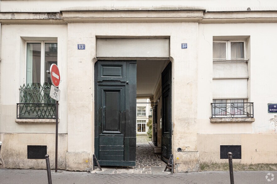 13 Rue Des Petites Ecuries, Paris for lease - Building Photo - Image 3 of 9