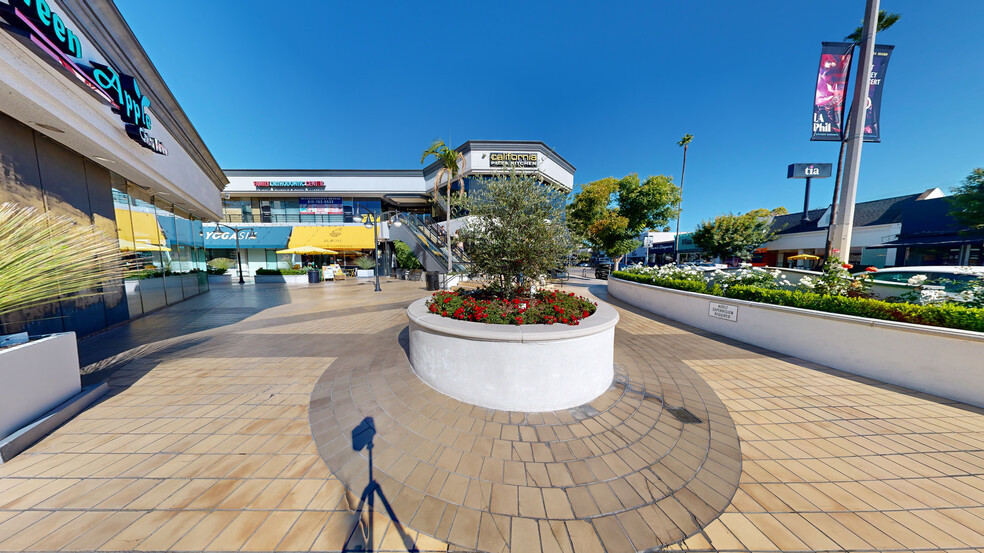 12265 Ventura Blvd, Studio City, CA à louer - Num risation 3D de Matterport - Image 2 de 19