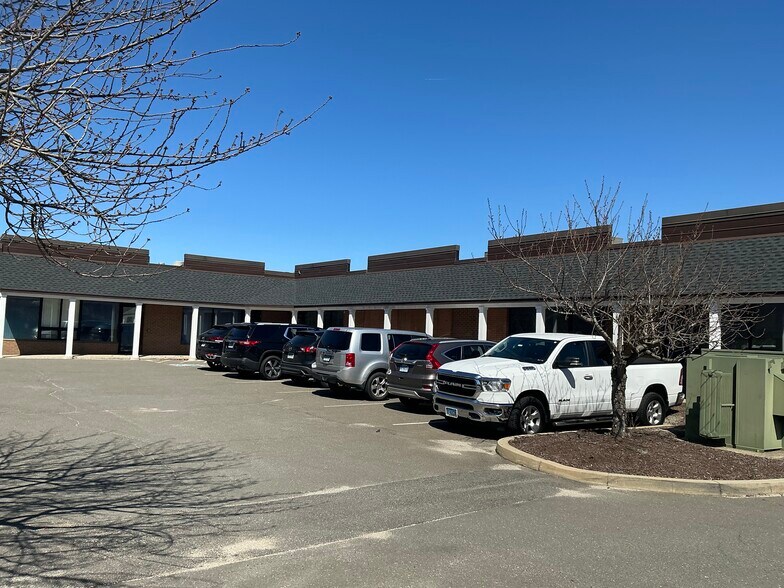 2 Lakewood Rd, Waterbury, CT à louer - Photo du bâtiment - Image 3 de 10