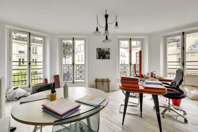 Rue Marcadet, Paris for sale Interior Photo- Image 1 of 6
