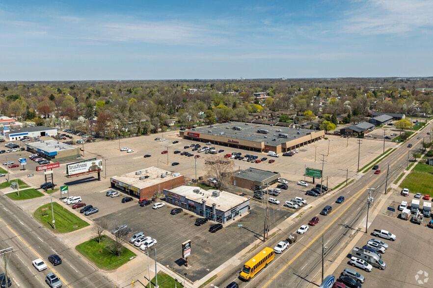 5015 S Cedar St, Lansing, MI for lease - Primary Photo - Image 1 of 6