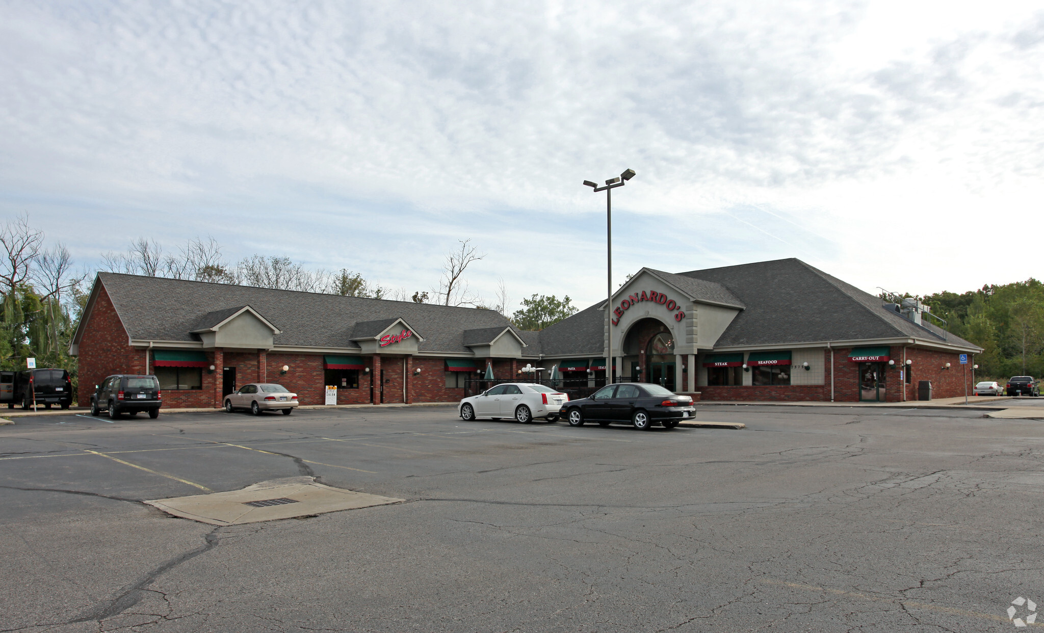 7555-7575 Merriman Rd, Romulus, MI for lease Primary Photo- Image 1 of 12