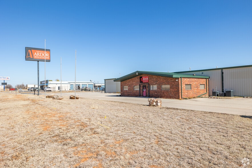 602 S Main St, Newcastle, OK à vendre - Photo du bâtiment - Image 3 de 5