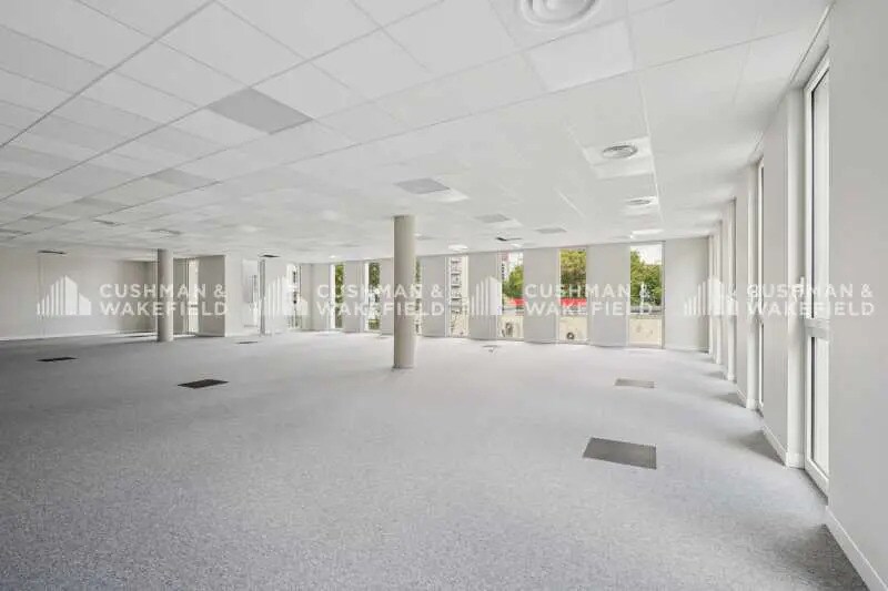 70 A Cours Tolstoï, Villeurbanne à louer - Photo du bâtiment - Image 2 de 11