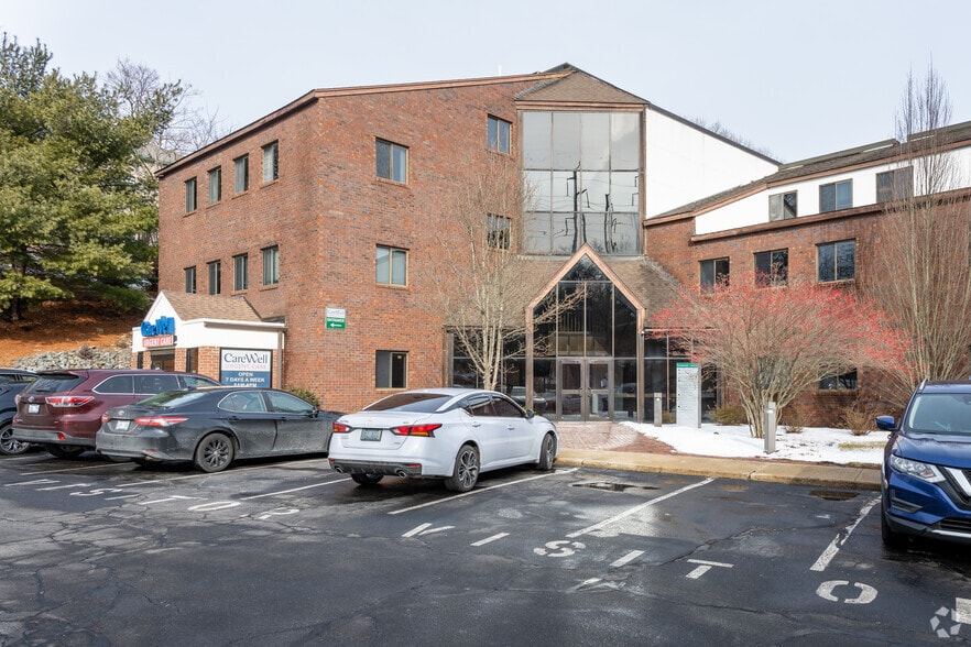 535 Centerville Rd, Warwick, RI for lease - Building Photo - Image 3 of 7