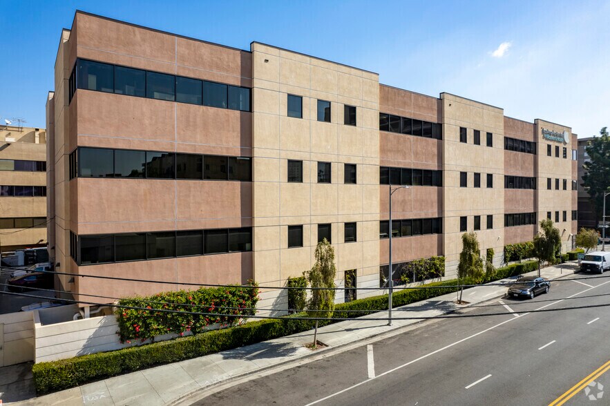 1513 S Grand Ave, Los Angeles, CA à louer - Photo du bâtiment - Image 2 de 12
