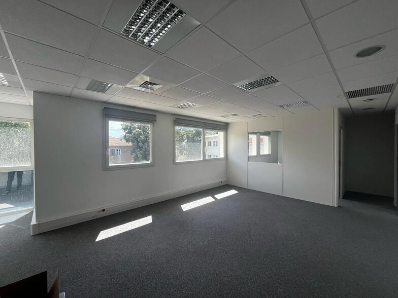 Bureau dans Gémenos à louer - Photo intérieure - Image 3 de 8