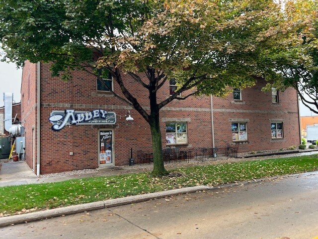 303 Reid St, De Pere, WI à vendre - Photo du bâtiment - Image 3 de 18