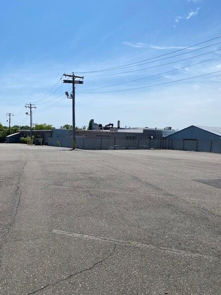 141 North Ave, Bridgeport, CT à louer - Photo du bâtiment - Image 2 de 7