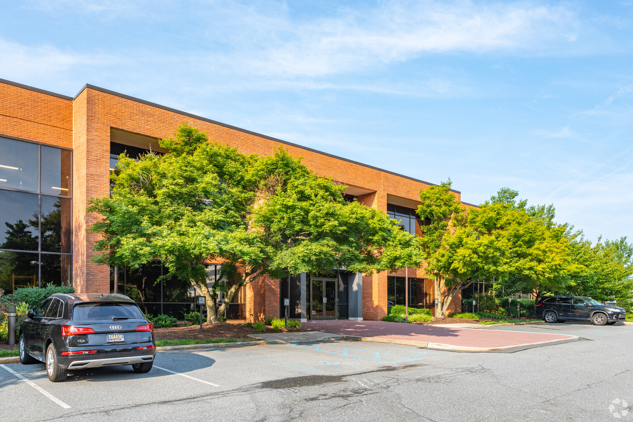 240 Continental Dr, Newark, DE for lease Building Photo- Image 1 of 5