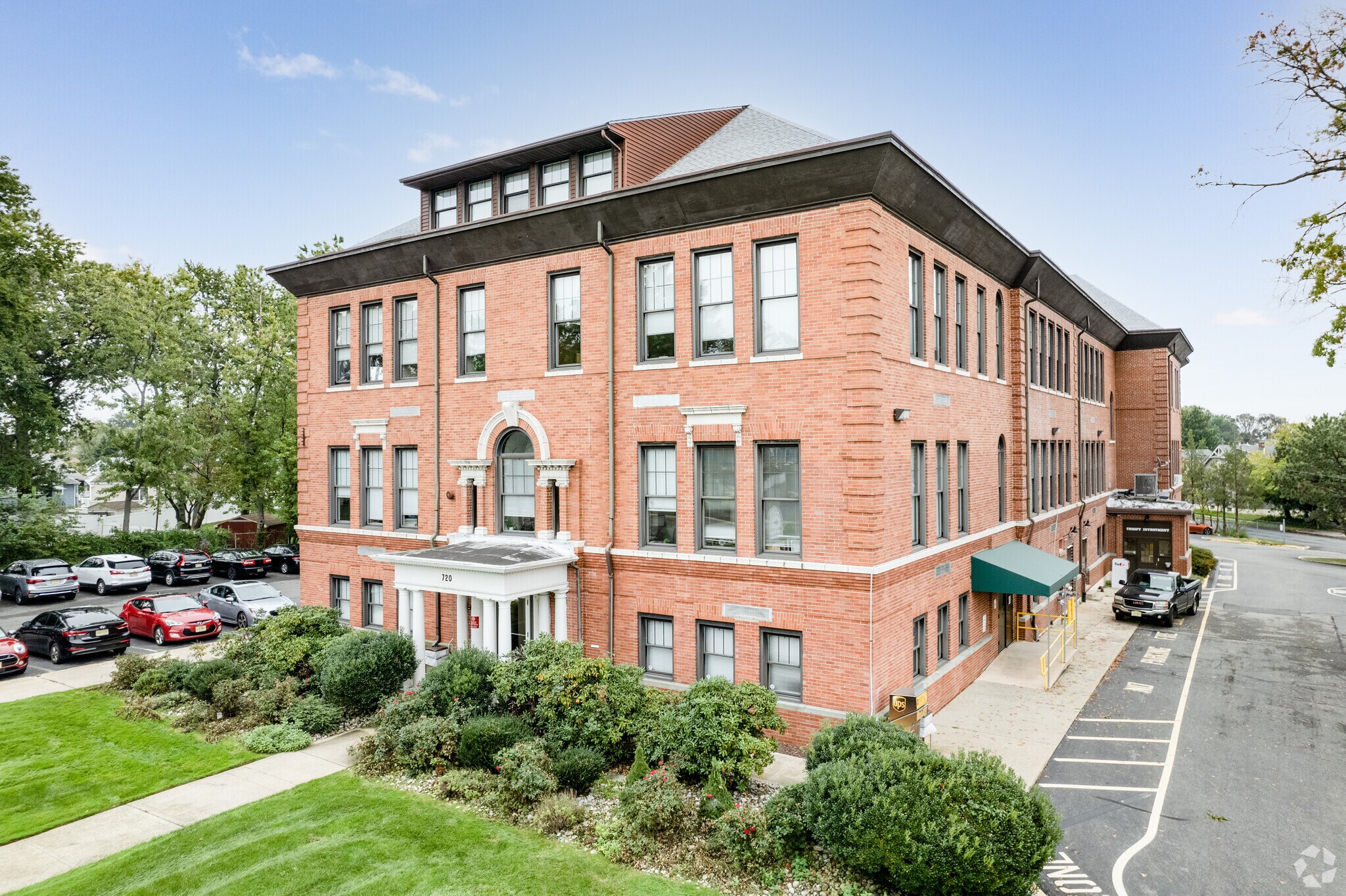 720 King Georges Post Rd, Fords, NJ à vendre Photo du bâtiment- Image 1 de 1