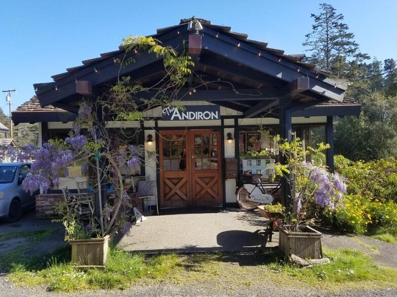 6051 N Highway 1, Little River, CA à vendre - Photo du bâtiment - Image 1 de 5