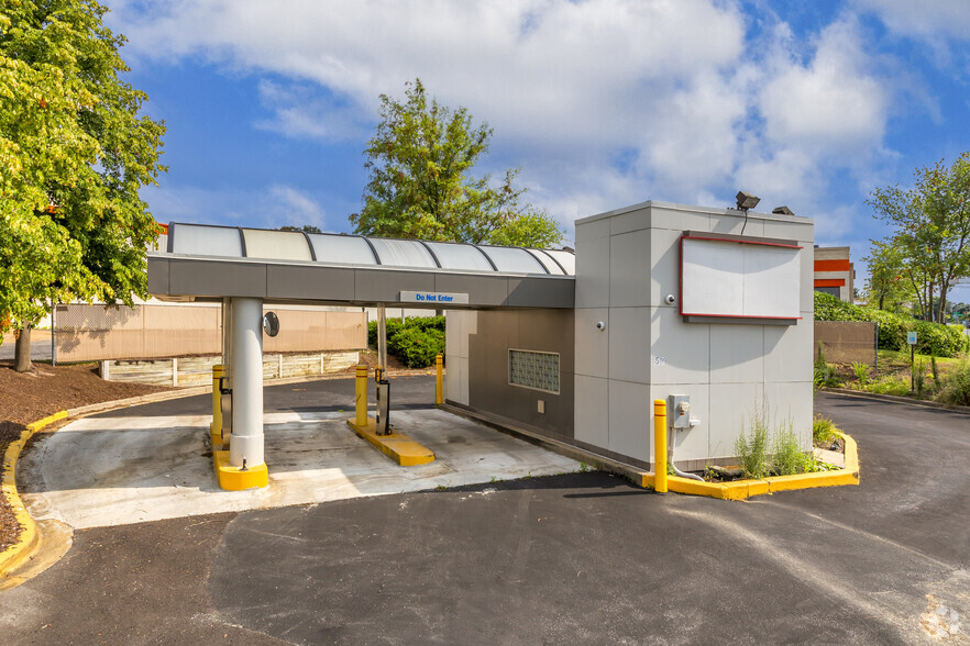 8509 Oak St, Laurel, MD à louer - Photo du bâtiment - Image 1 de 3