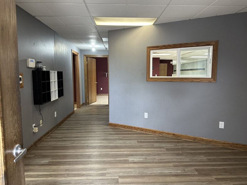 1425 NW 81st St, Clive, IA for sale - Building Photo - Image 2 of 9