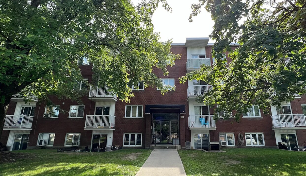 110 Rue Turenne, Châteauguay, QC for sale Building Photo- Image 1 of 1