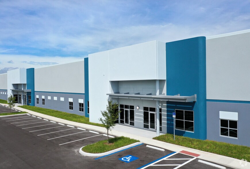 6855 US Hwy 41, Apollo Beach, FL à louer - Photo du bâtiment - Image 3 de 8