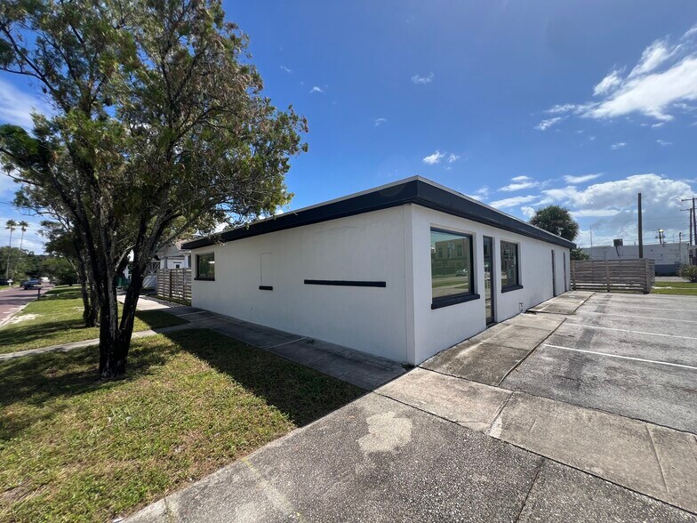 1713 N Albany Ave, Tampa, FL à louer - Photo du bâtiment - Image 2 de 10