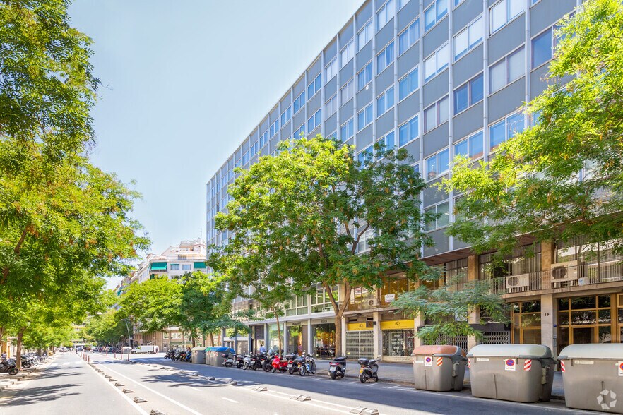 Bureau dans Barcelone, Barcelona à louer - Photo du bâtiment - Image 2 de 3