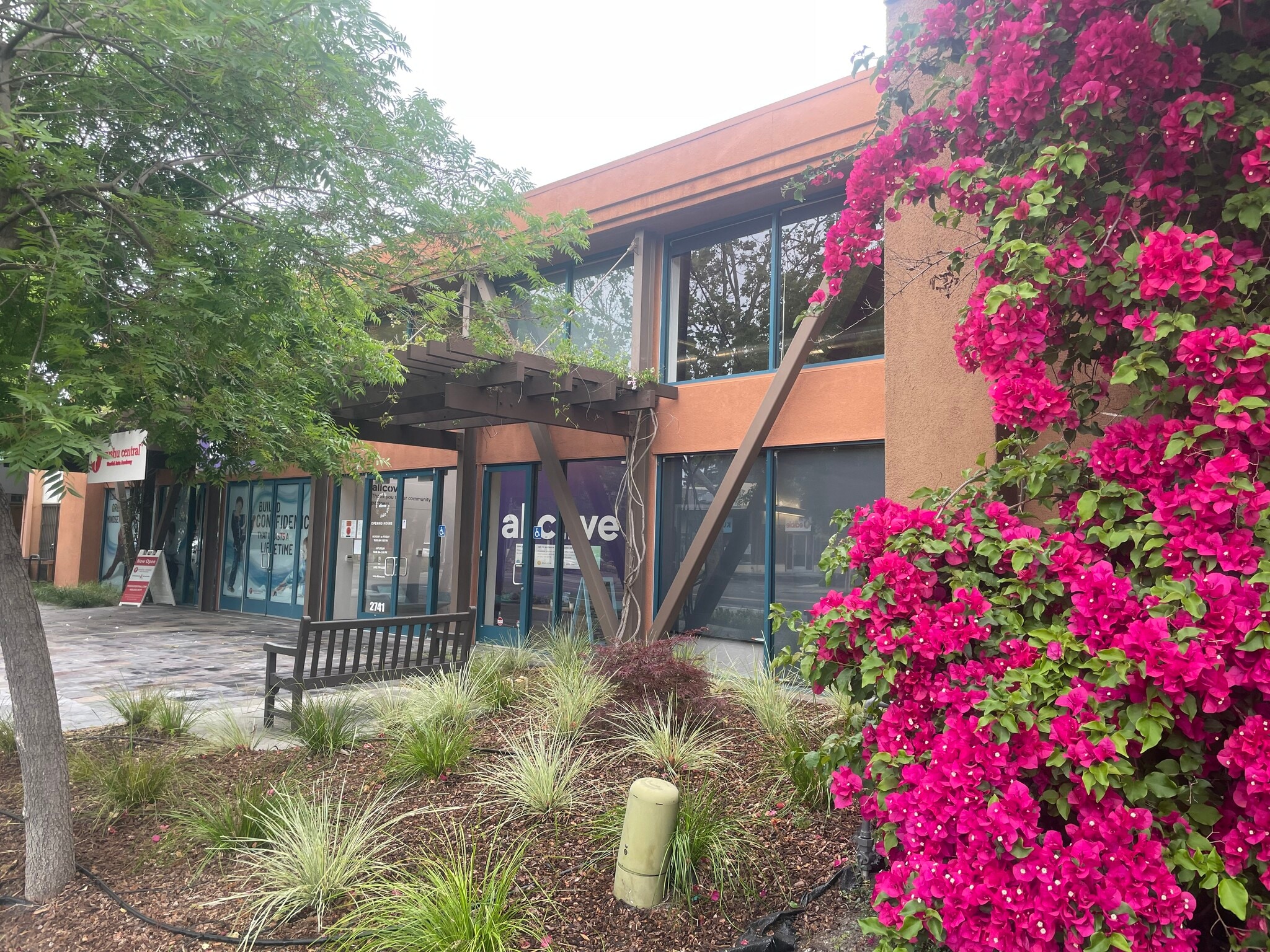 2741 Middlefield Rd, Palo Alto, CA for lease Building Photo- Image 1 of 10