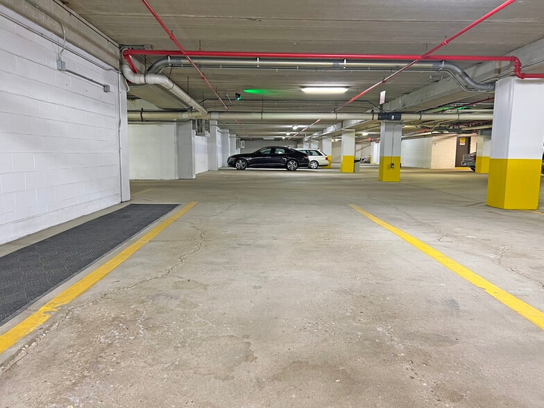 570 Lake Cook Rd, Deerfield, IL for lease - Interior Photo - Image 3 of 3